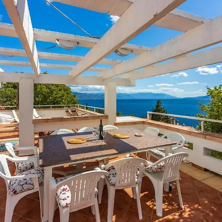 House Villa Vaho *