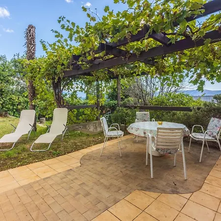 House Villa Vaho *