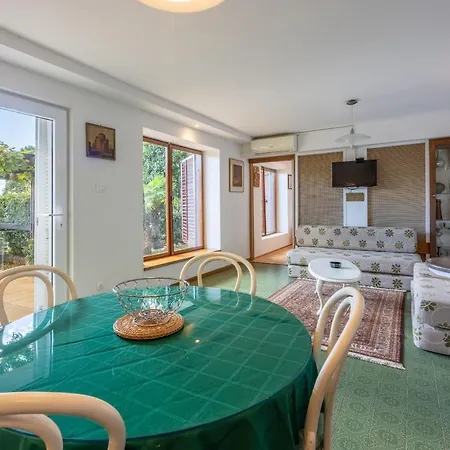 House Villa Vaho *